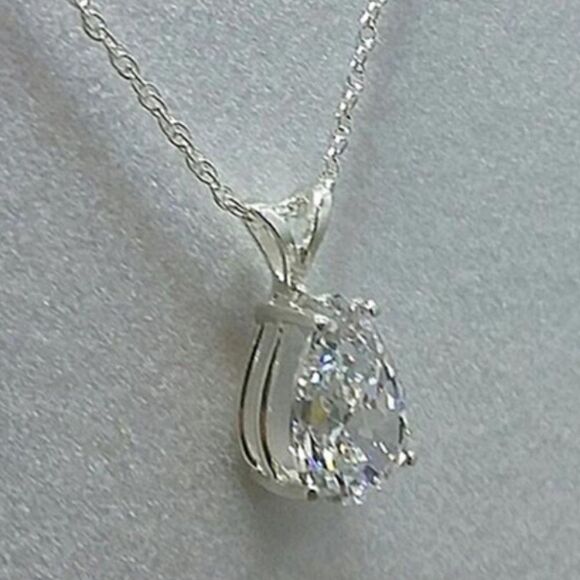 💕JUST IN💕White Teardrop White Sapphire Solitaire Necklace Zircon Fashion Jewel - Picture 5 of 5